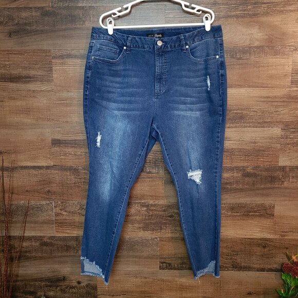 Royalty For Me Jeans Size 18 W Curvy Fit High Rise Ripped Frayed Slanted Ankle - Picture 1 of 10